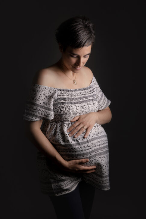 photographe de grossesse à grenoble. Séance photo maternité